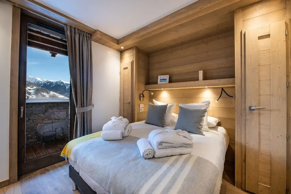 Yellowstone Lodge Chalet 4