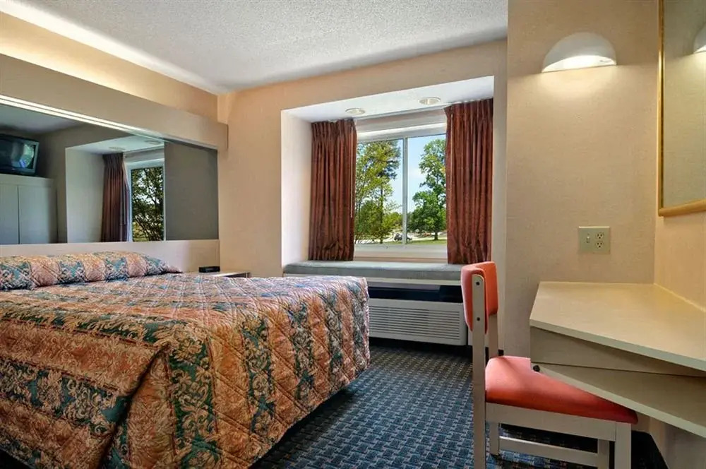 Regency Inn and Suites Atlanta / Lawrenceville GA