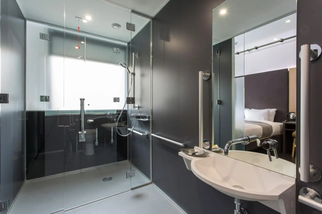 The Z Hotel City