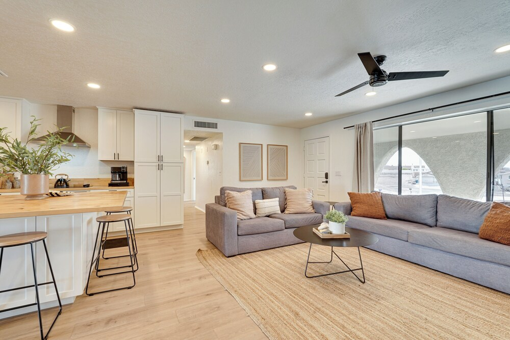 Pool, Grill & Fire Pit: Pet-friendly Arizona Home