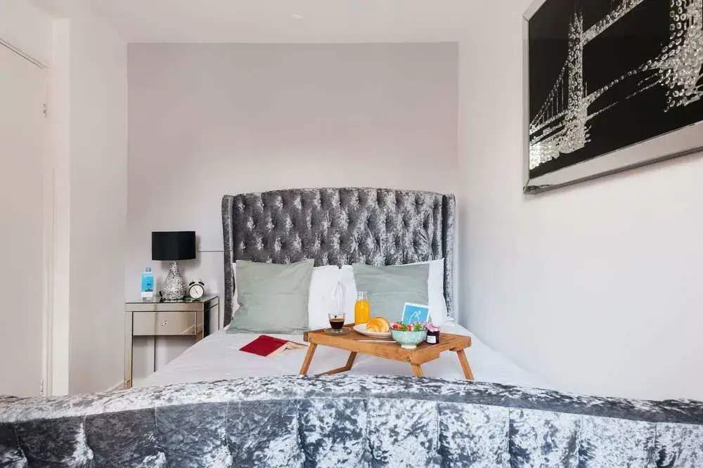 FG Property - Earls Court Cromwell Sherborne I