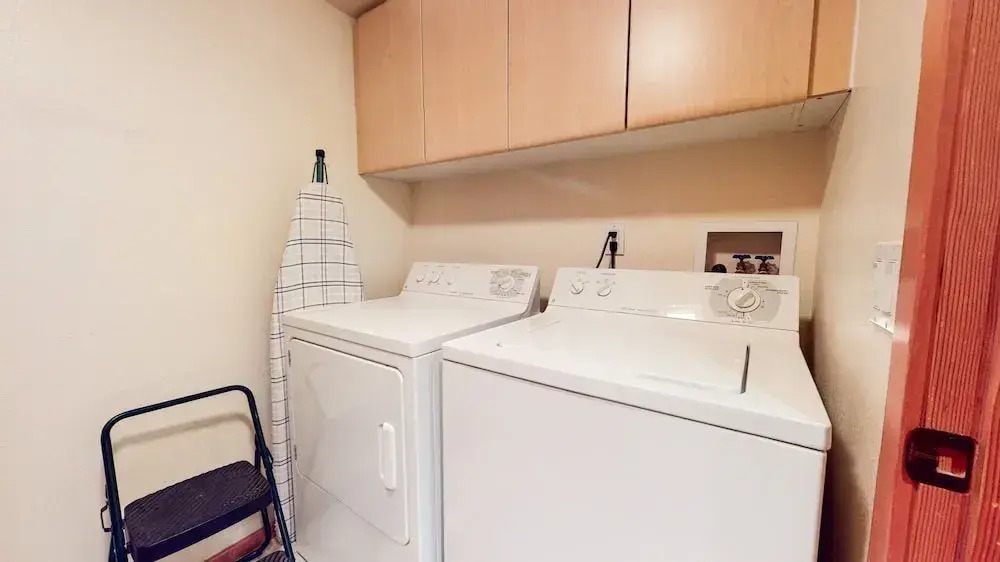 Snowcreek V 933 Bright and Spacious, Private BBQ, Washer Dryer, Pet-Friendly by RedAwning