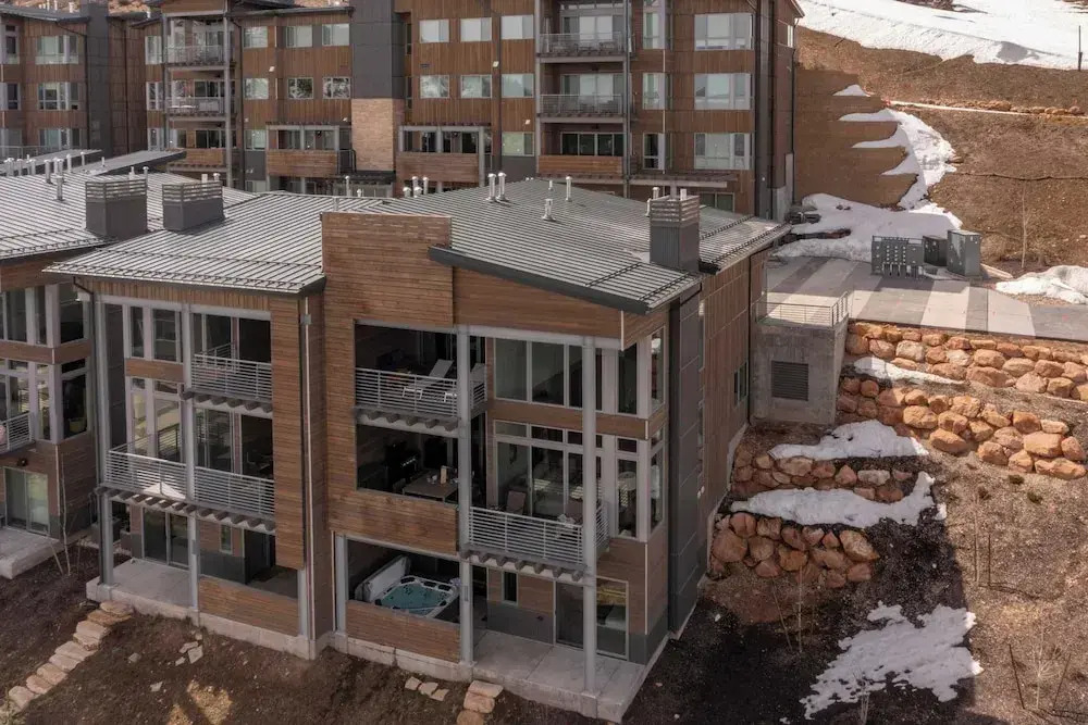 Silverado by Avantstay Snowboarder's & Skiers Paradise w/ Hot Tub, Views & Easy Slope Access!