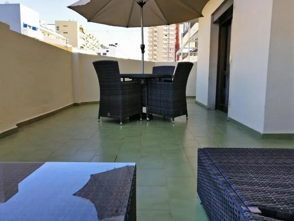 2 BEDROOM 2 BATHROOM APARTMENT in the heart of Fuengirola with big terrace and free parking space close to beach