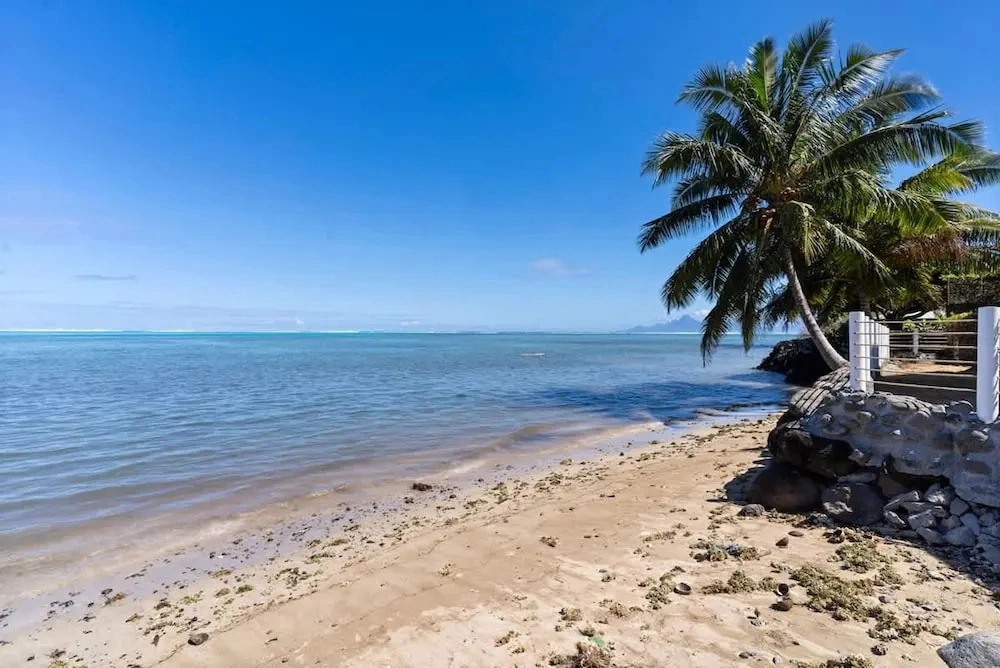 Spacious 3BR Oceanfront Retreat Paea Tahiti