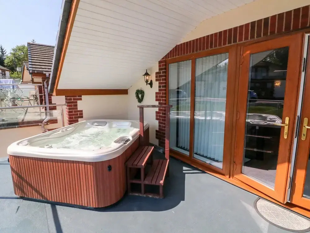 Hazelwood Lodge