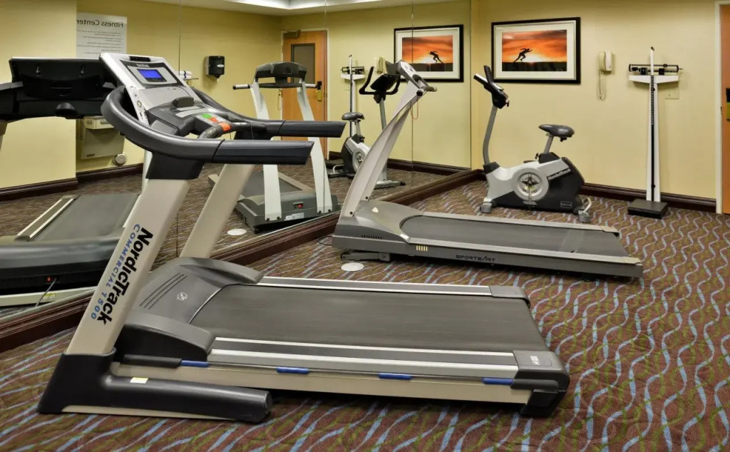 Holiday Inn Express Hotel & Suites Charlotte by IHG