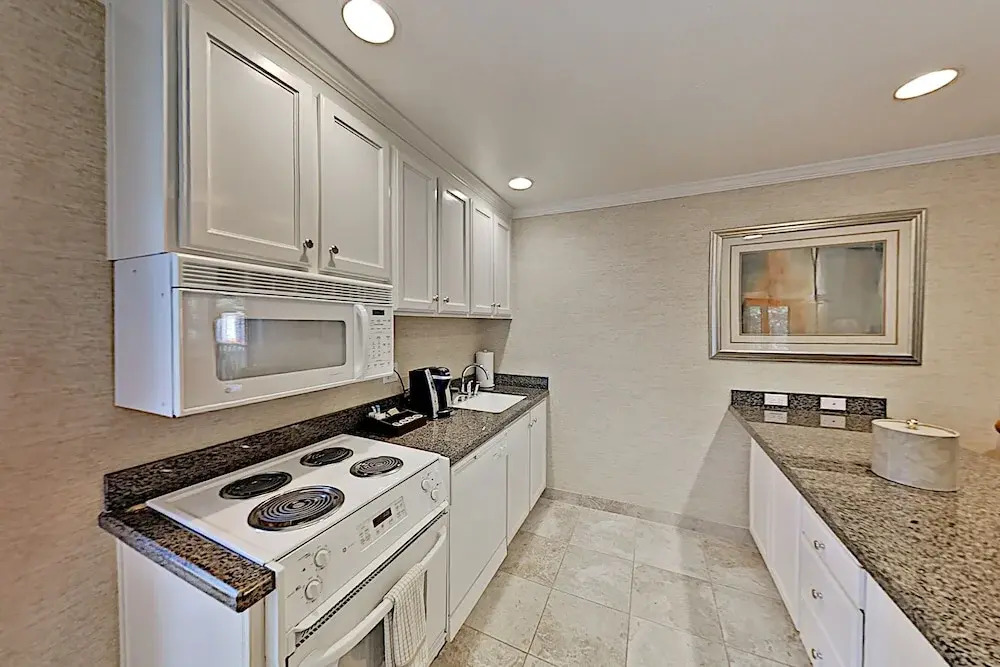Silv496p 1 Bedroom Condo