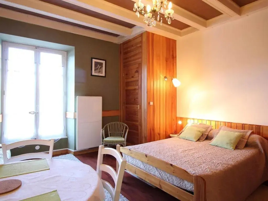 Appartement Mont-Dore, 1 pièce, 2 personnes - FR-1-608-121