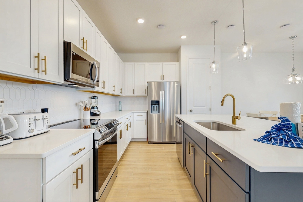 Stylish Vacation Home With Open Layout, Sunny Patio & Near Attractions