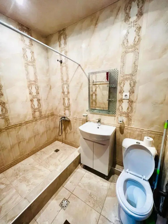 New Luxury 2 Bedroom + Balcony By Republic Square