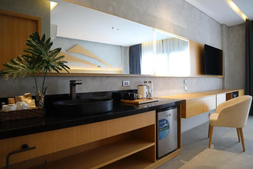 The Hotel Elizabeth Resort and Villas - Long Beach San Vicente Palawan