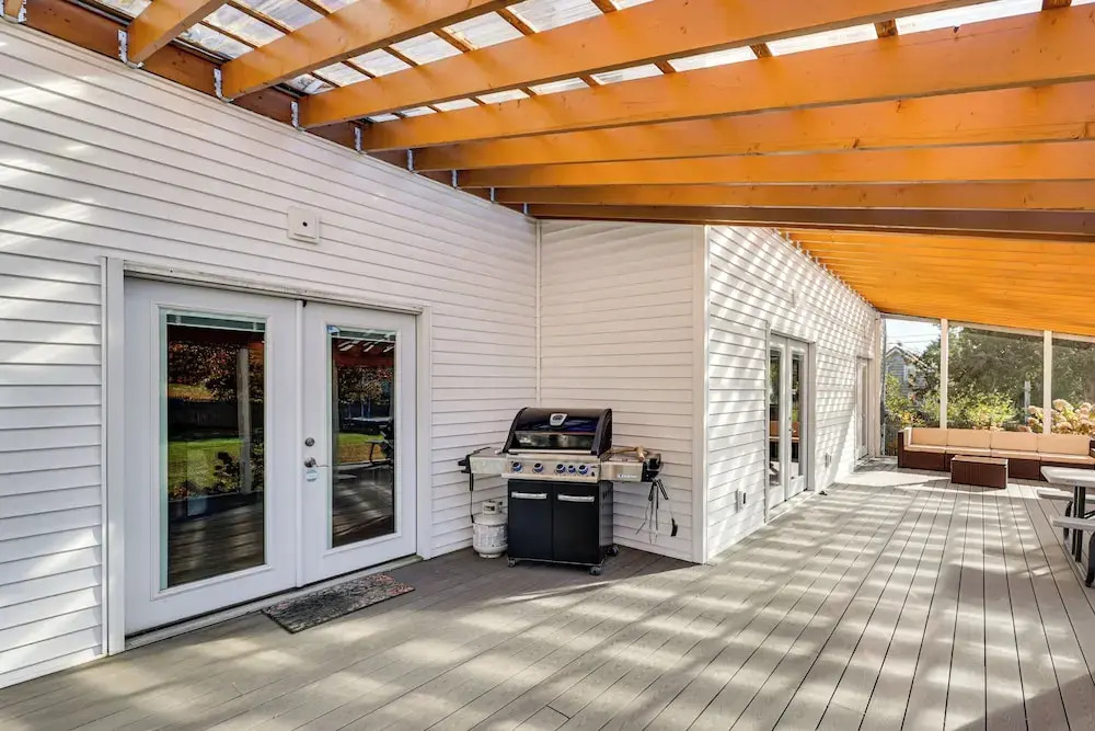 Hike, Ski & Explore: Patten Home w/ Pool Table!