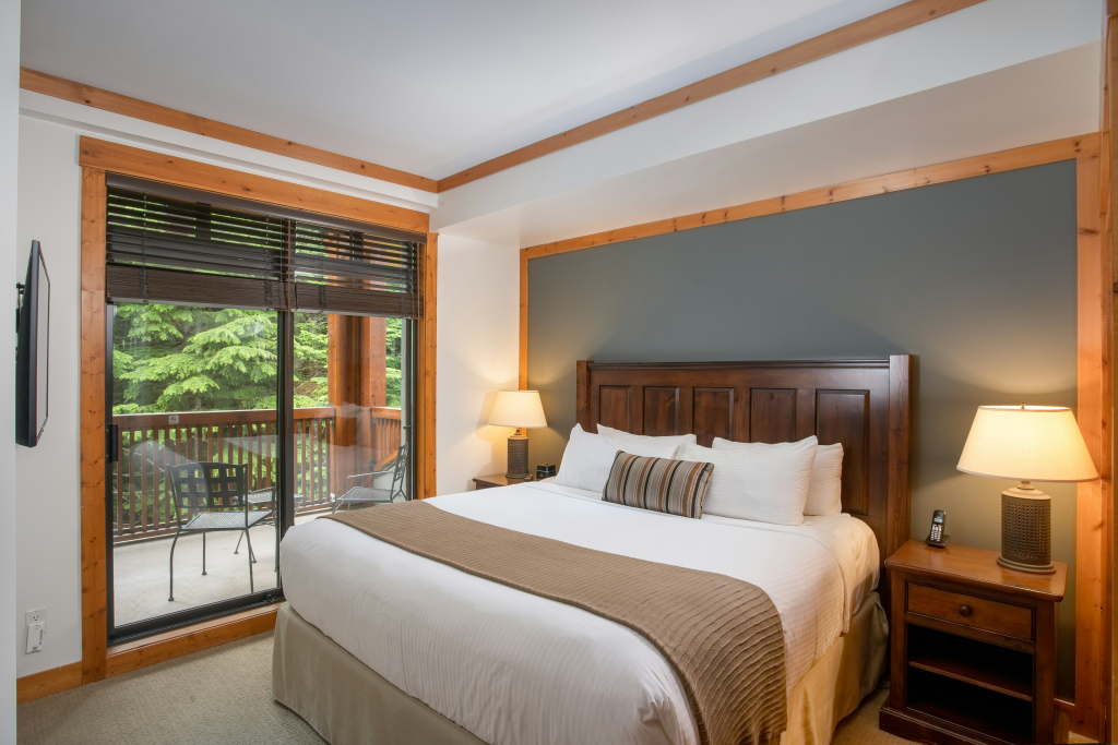 First Tracks Lodge, by Lodging Ovations