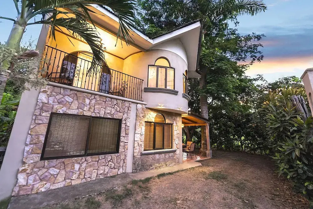 Pura Vida House Cabo Blanco