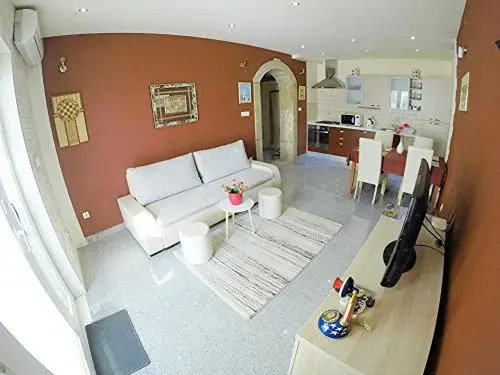 Apartments and Rooms Tino
