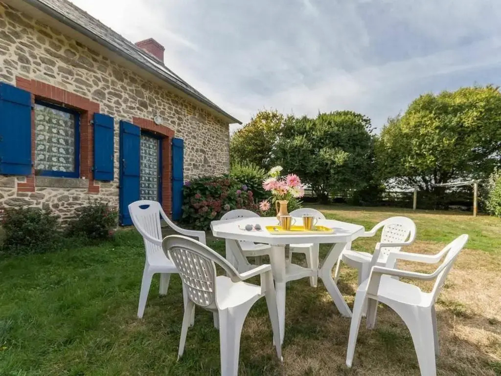 Maison de Charme Proche Côte avec Jardin, 3 Chambres & Equipements Bébé - FR-1-306-1068