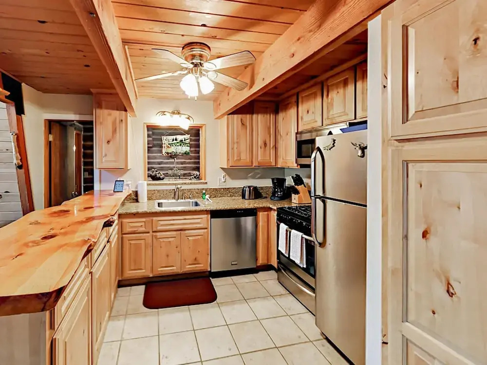 39219 Peak Home 4 Bedrooms 2 Bathrooms Home