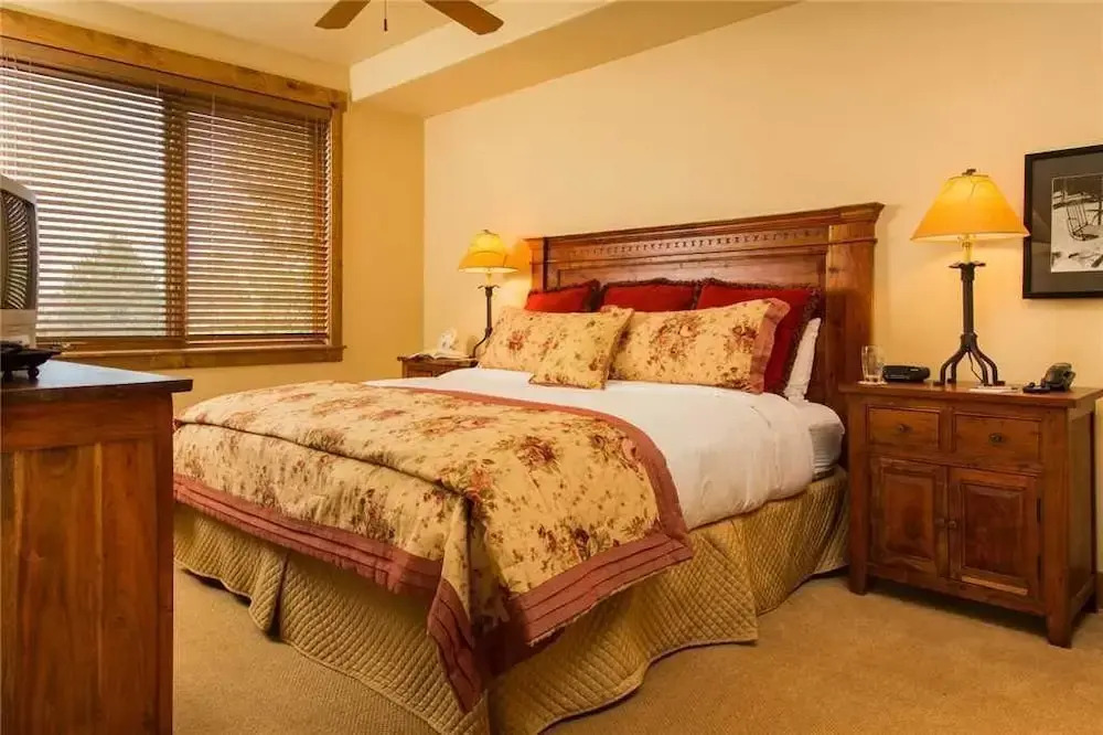 3302 Champagne Lodge, Trappeur's Crossing Apartment 2