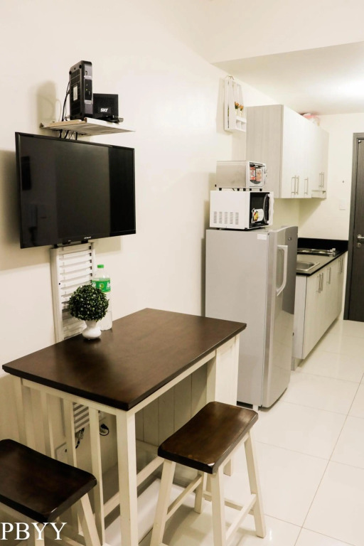 Green Residences 1 Bedroom with Balcony in Metro Manila Multiple Beds Free Breakfast for 2 pax