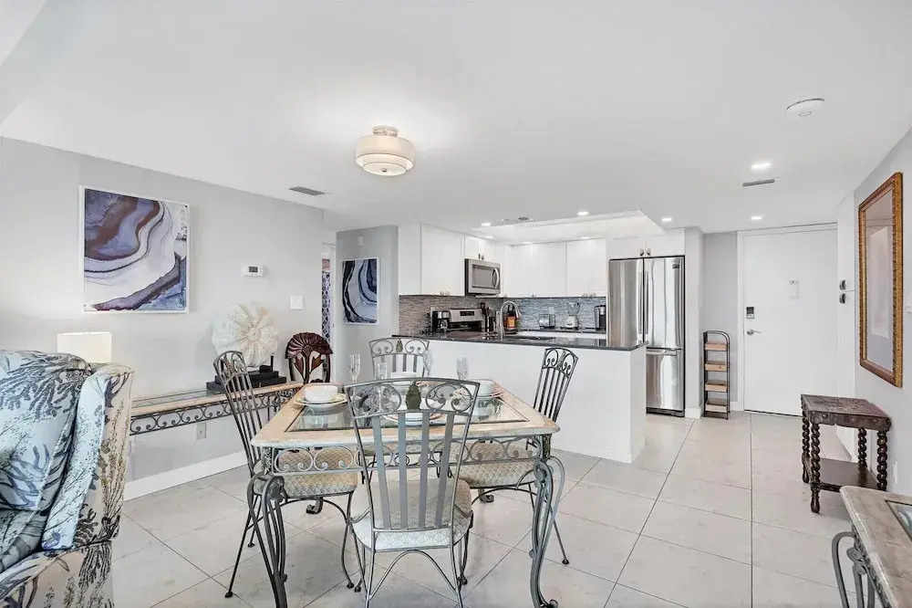 Anchorage Resort 8th Floor Condo in Siesta Key With Private Beach Access, Pool, Boat Dock 0894