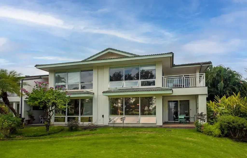 Emmalani 411 - AC, spacious, golf course view, close to beach!