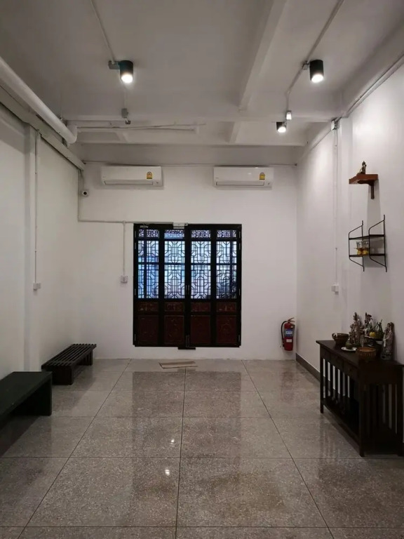 Aunny House