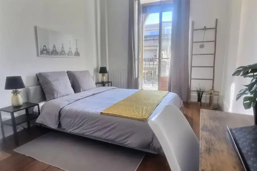 2 bedroom, close to center, Plainpalais-Carouge