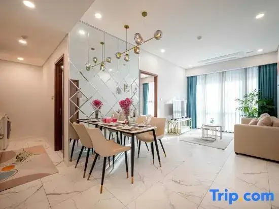 The Emerald Metropole Luxury Apartment