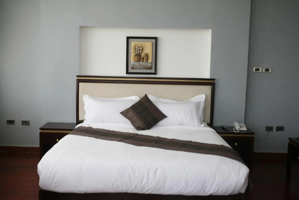 Yadonay Hotel