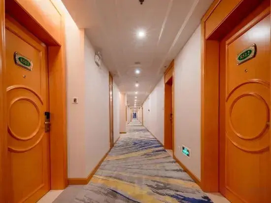 Vienna International Hotel (Guangzhou South Station Qifu New Estate Branch)
