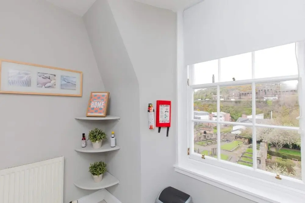 1 Bedroom Apartment in Edinburgh'S Old Town Sleeps 4