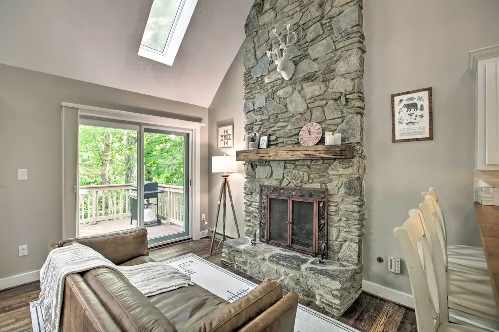 Wintergreen Resort Home w/ 2 Decks + Ski Access!