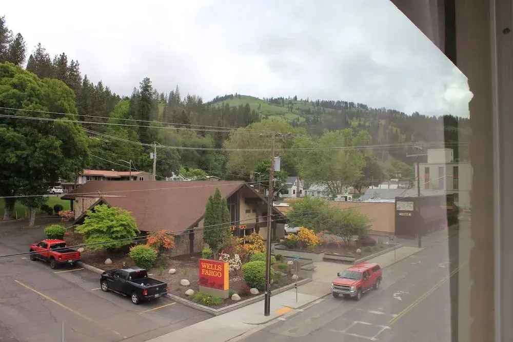 Helgeson Place Hotel & Suites