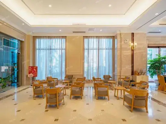 Vienna International Hotel (Danzhou Dingshang Square)