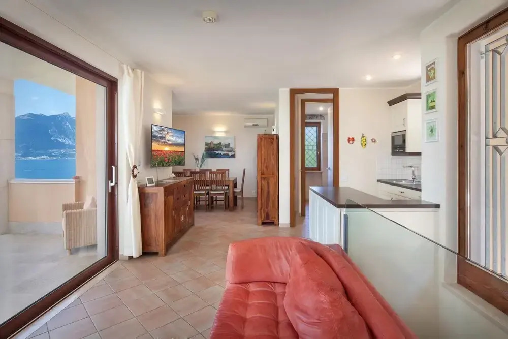 Villa Sybille - 8 Sleeps Pool and Lake View in Torri del Benaco