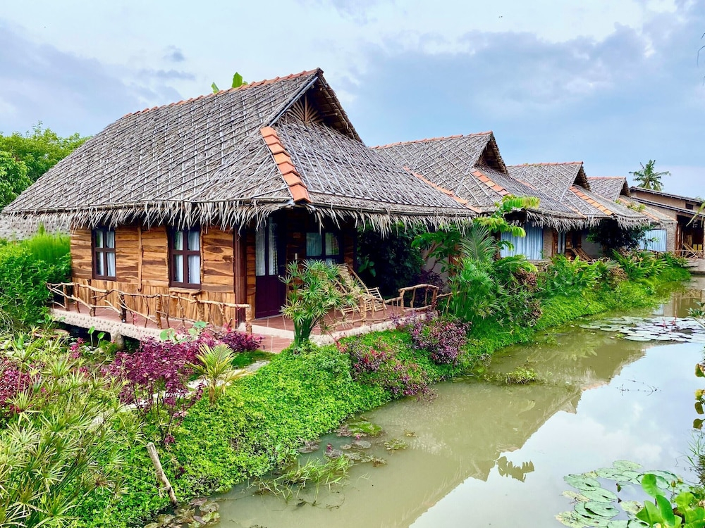 Mekong Silt Ecolodge