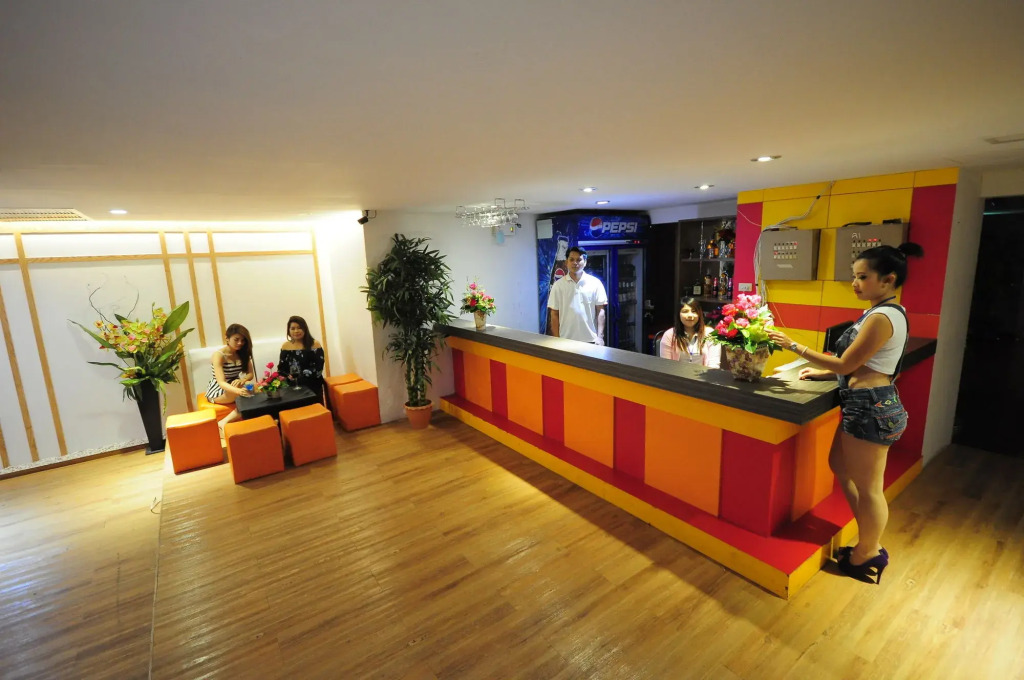 Friday Hotel