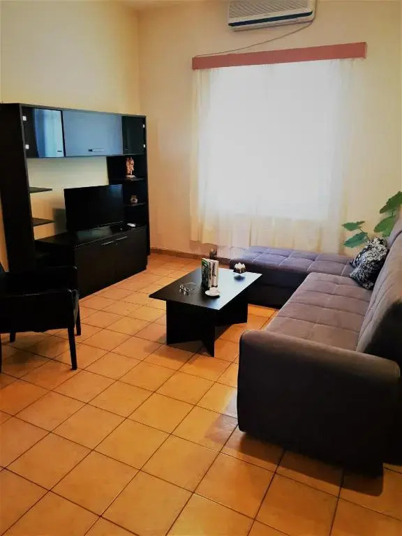 House with yard Subway 5min walk