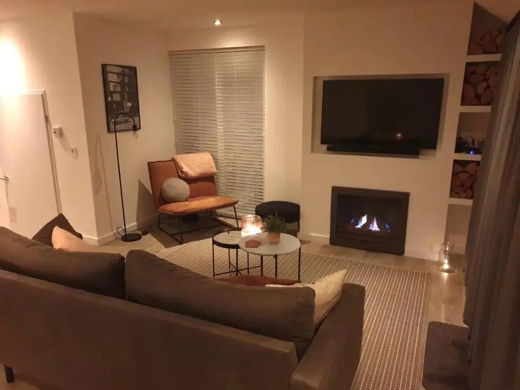 Liv Residence Holiday Home with Sauna & Fireplace