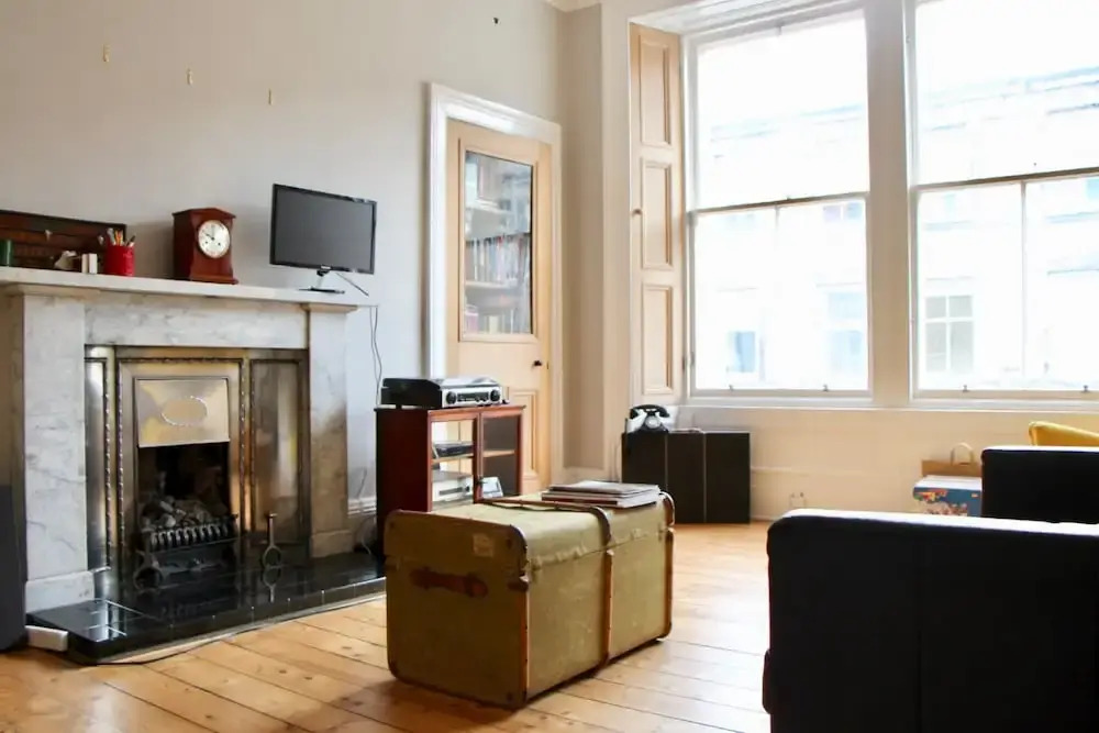 Refurbished Victorian Flat in City Centre