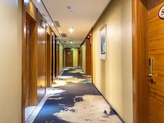 Platinum Apartment Hotel (Zhongshan Guzhen International Lighting Center)