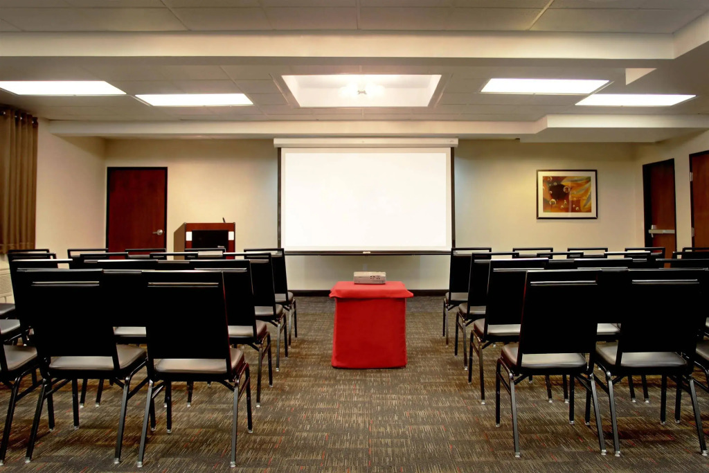 Four Points by Sheraton Portland East