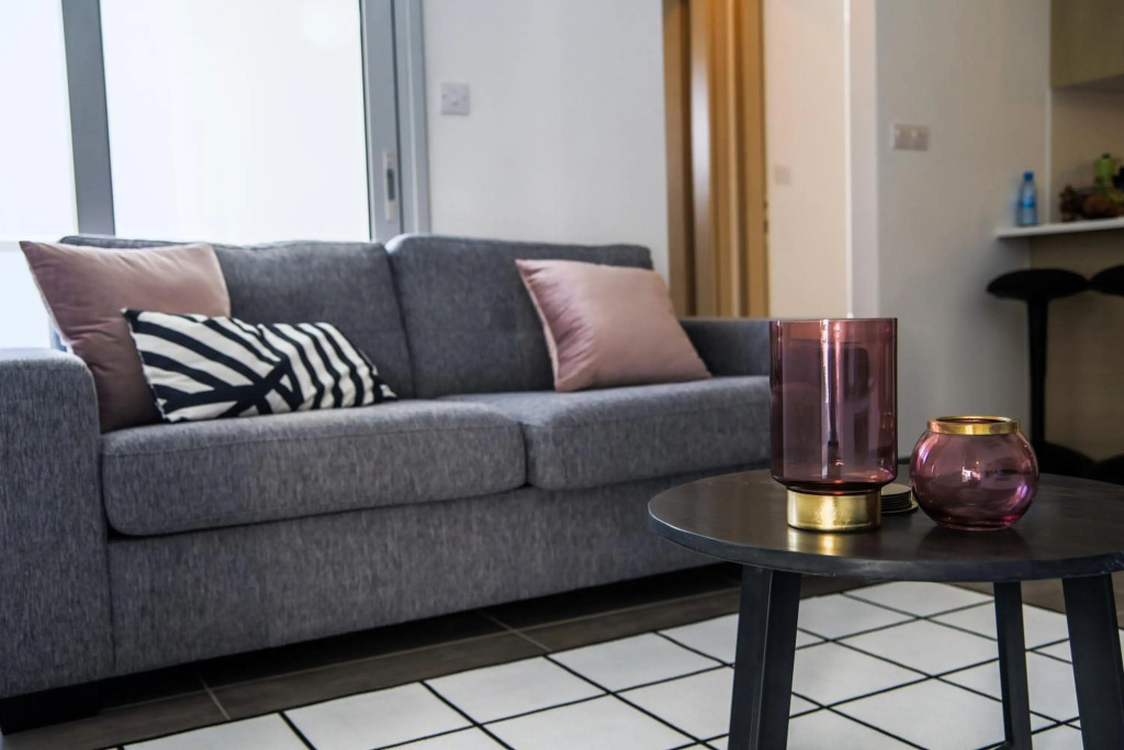 Phaedrus Living: City Luxury Flat Anemone 103