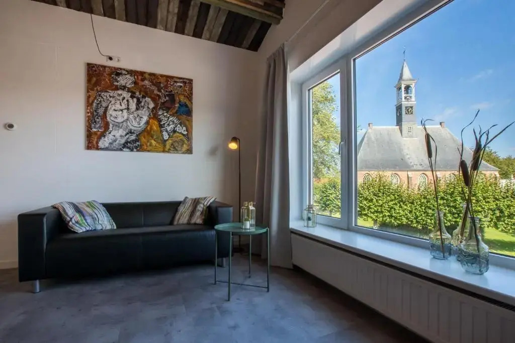 Groepsappartement- Dorpsplein 6 Koudekerke Pleinzicht