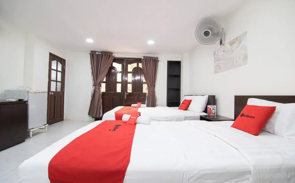 Ngoc Trinh Hotel by RedDoorz