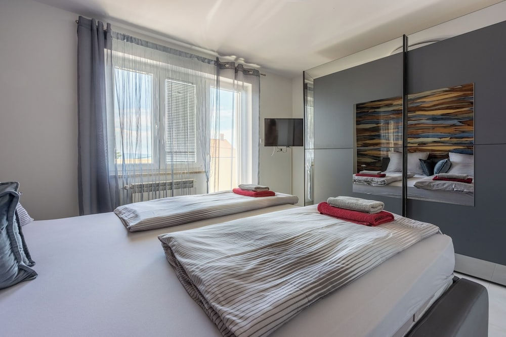 House Moderna 2