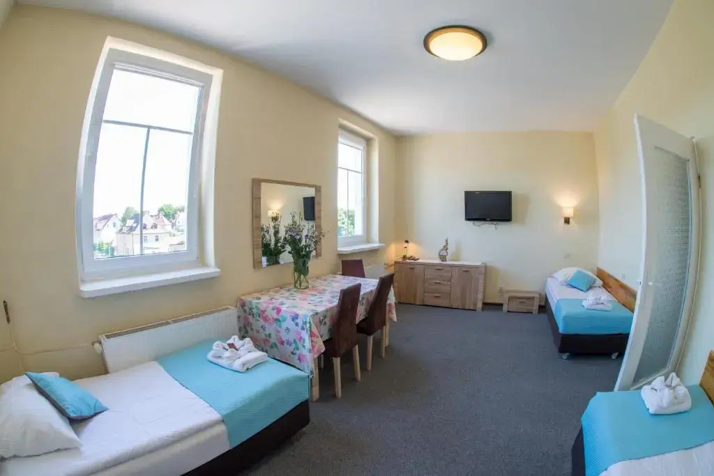 Hotel 104