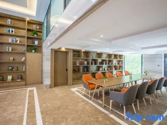 Guiyi Hotel (Guiyang Guanshanhu District Southwest International Trade City Store)