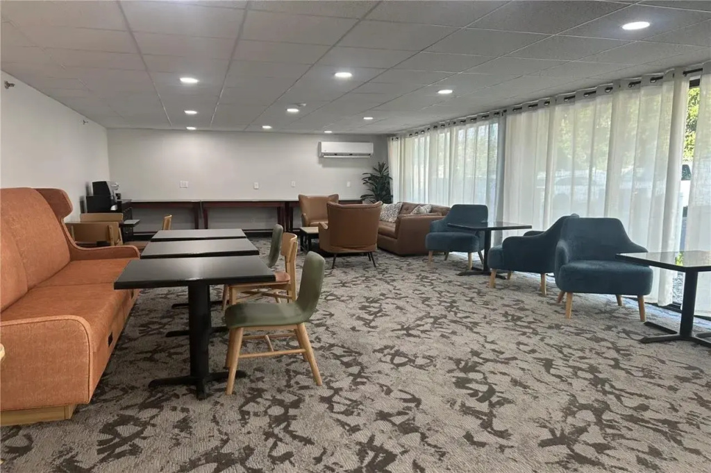 Baldwin Inn & Suites, SureStay Collection by Best Western